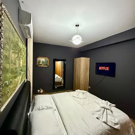 4&5 アパート ティラナ